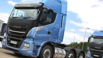 IVECO Launches First Pure Gas Powered 6×2 Tractor Unit For 44-Tonne Operation.